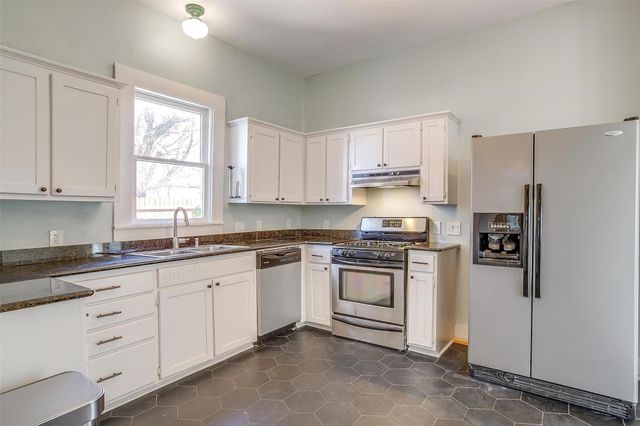 1523 Alston Avenue, Fort Worth, TX 76104