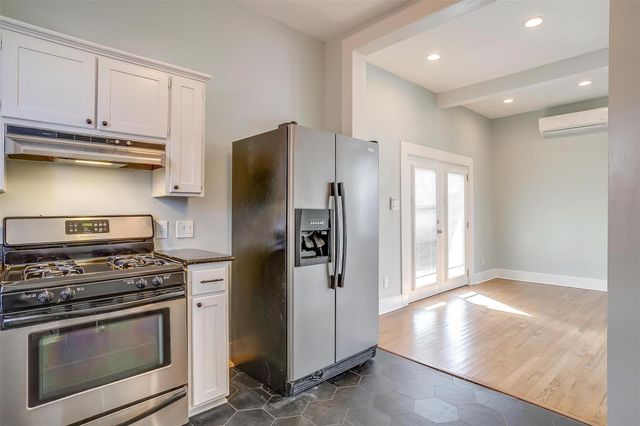 1523 Alston Avenue, Fort Worth, TX 76104