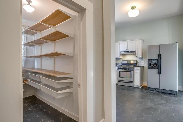 1523 Alston Avenue, Fort Worth, TX 76104
