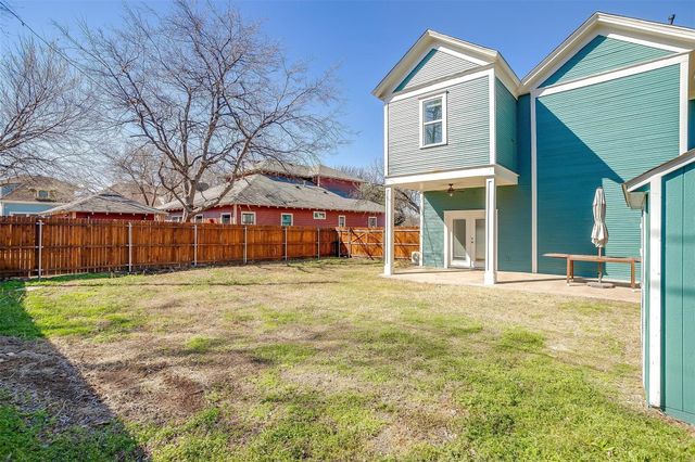1523 Alston Avenue, Fort Worth, TX 76104