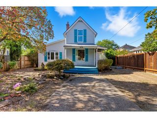 7453 N STOCKTON Ave, Portland, OR 97203