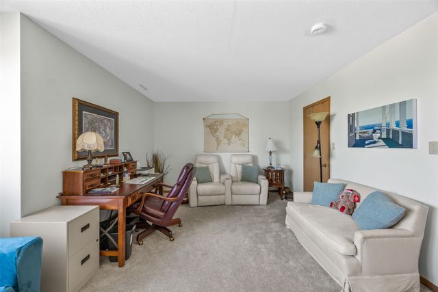 3035 English Glen Court 8, Marion, IA 52302