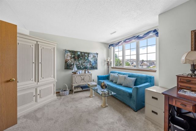 3035 English Glen Court 8, Marion, IA 52302