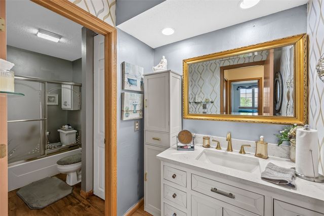 3035 English Glen Court 8, Marion, IA 52302