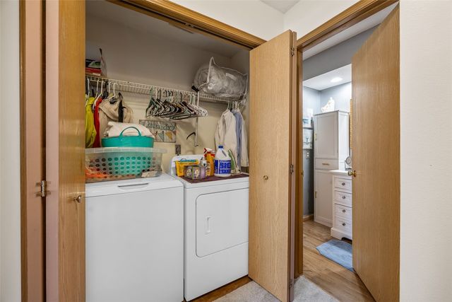 3035 English Glen Court 8, Marion, IA 52302