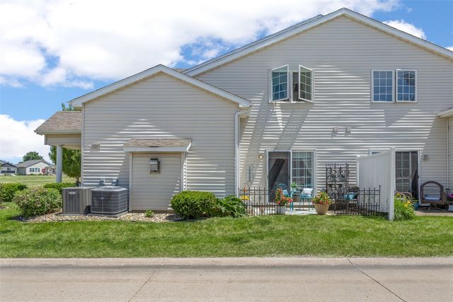 3035 English Glen Court 8, Marion, IA 52302