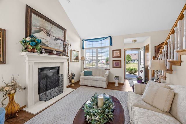 3035 English Glen Court 8, Marion, IA 52302