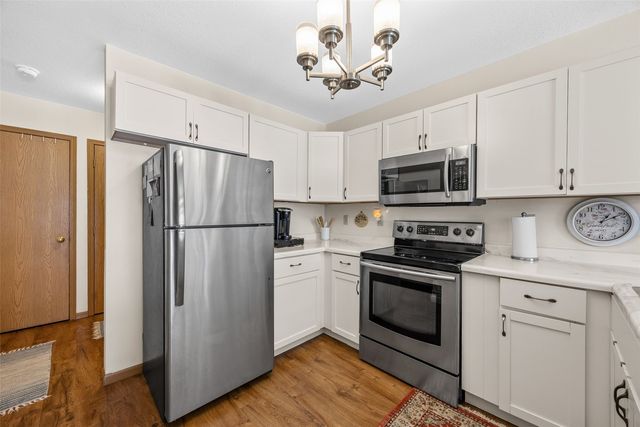 3035 English Glen Court 8, Marion, IA 52302