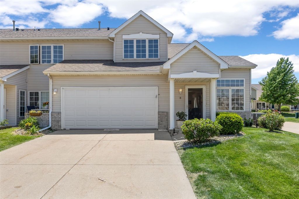3035 English Glen Court 8, Marion, IA 52302