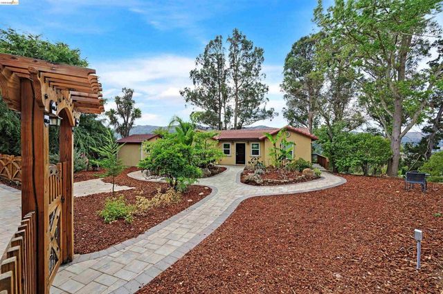 49 Christopher Ct, El Sobrante, CA 94803