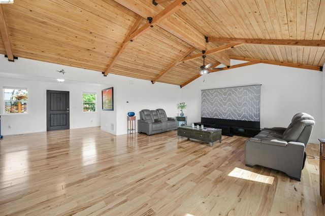 49 Christopher Ct, El Sobrante, CA 94803