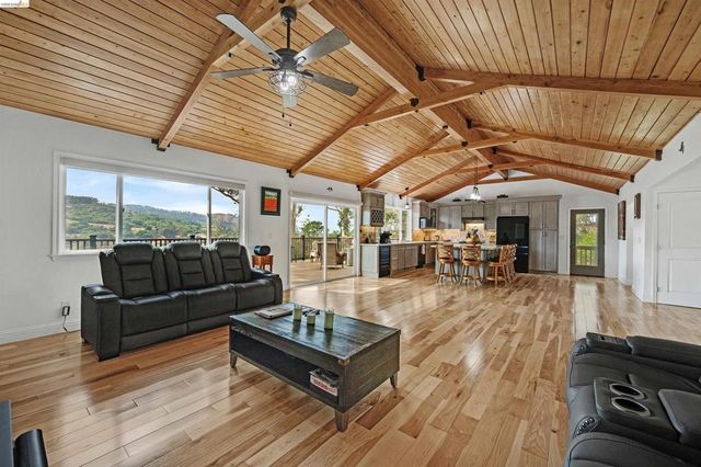 49 Christopher Ct, El Sobrante, CA 94803