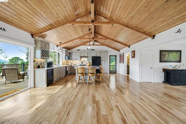 49 Christopher Ct, El Sobrante, CA 94803