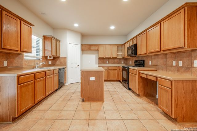 9207 Larsons, Helotes, TX 78023