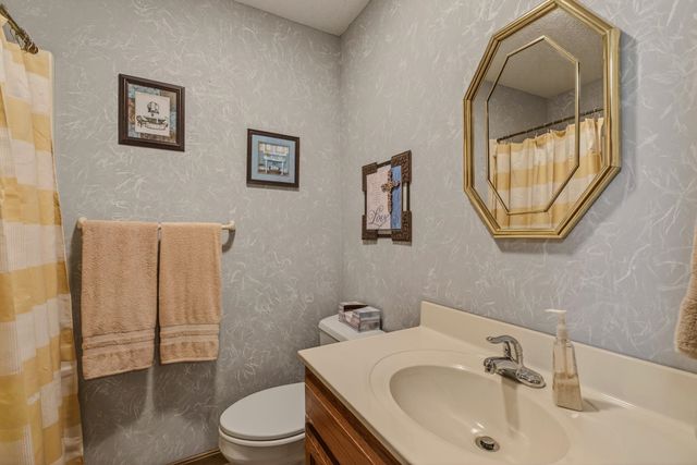 8 Lower Coach Road, Hurricane, WV 25526
