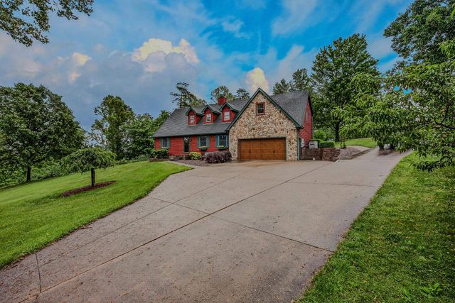 8 Lower Coach Road, Hurricane, WV 25526