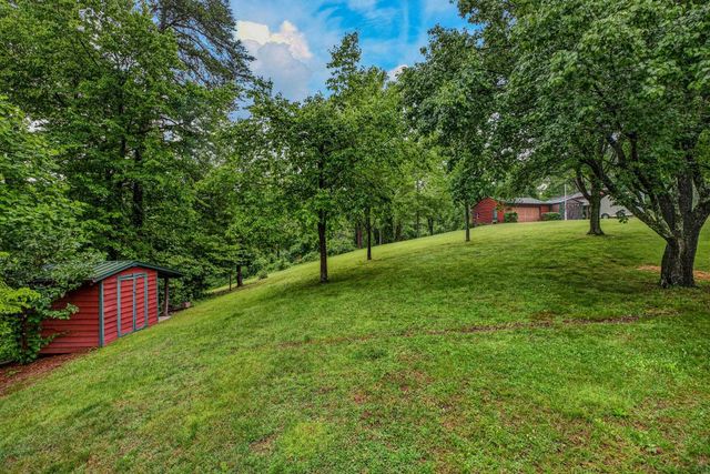 8 Lower Coach Road, Hurricane, WV 25526