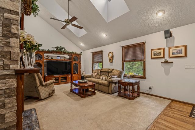 8 Lower Coach Road, Hurricane, WV 25526