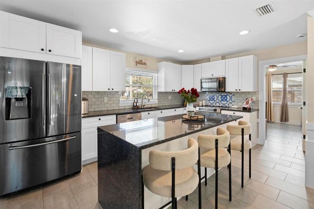 8412 LOPEZ DRIVE, Tampa, FL 33615