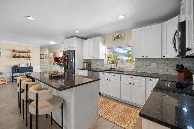 8412 LOPEZ DRIVE, Tampa, FL 33615