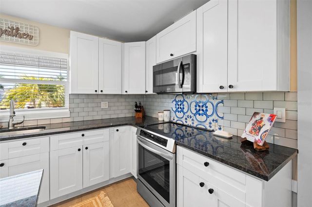 8412 LOPEZ DRIVE, Tampa, FL 33615