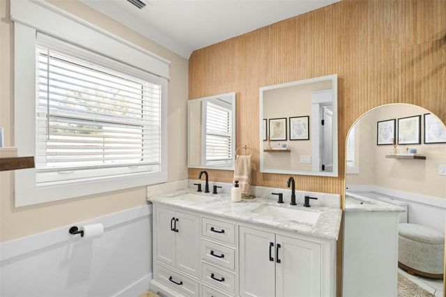 8412 LOPEZ DRIVE, Tampa, FL 33615