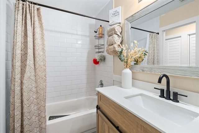 8412 LOPEZ DRIVE, Tampa, FL 33615