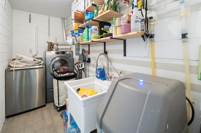 8412 LOPEZ DRIVE, Tampa, FL 33615