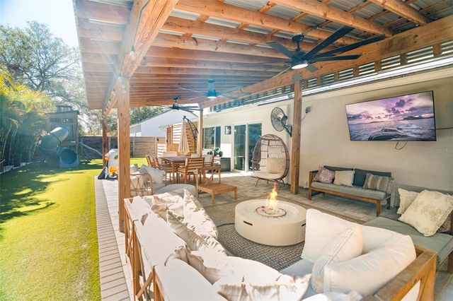 8412 LOPEZ DRIVE, Tampa, FL 33615