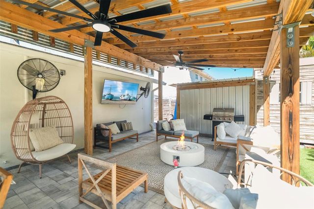 8412 LOPEZ DRIVE, Tampa, FL 33615