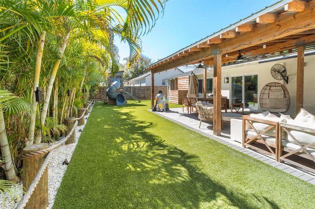 8412 LOPEZ DRIVE, Tampa, FL 33615