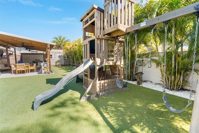 8412 LOPEZ DRIVE, Tampa, FL 33615