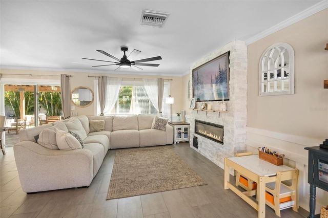 8412 LOPEZ DRIVE, Tampa, FL 33615