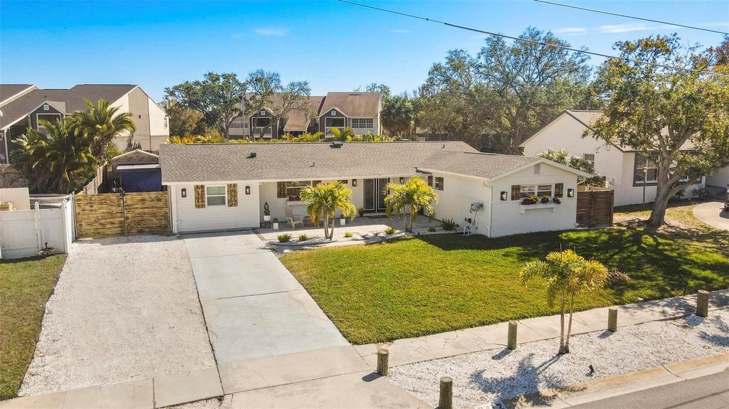 8412 LOPEZ DRIVE, Tampa, FL 33615