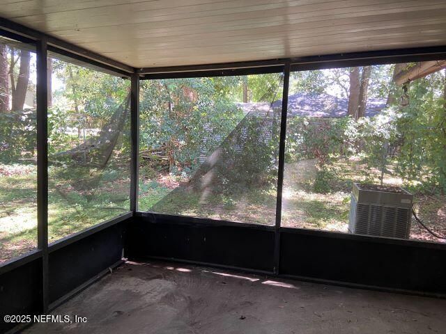 2121 SESSIONS Lane, Jacksonville, FL 32207