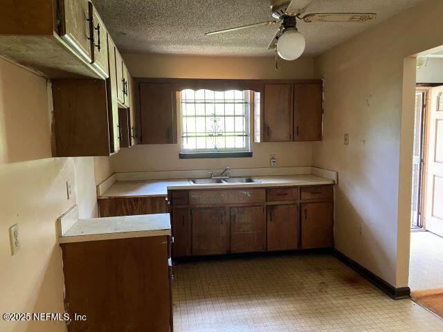 2121 SESSIONS Lane, Jacksonville, FL 32207