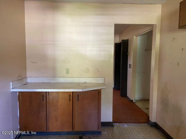 2121 SESSIONS Lane, Jacksonville, FL 32207