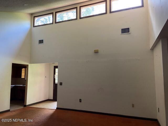 2121 SESSIONS Lane, Jacksonville, FL 32207