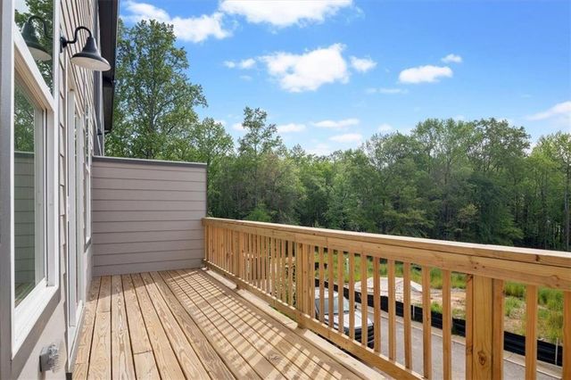 634 Oakleaf Grove Lane, Sugar Hill, GA 30518