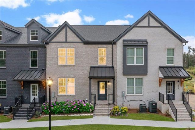 634 Oakleaf Grove Lane, Sugar Hill, GA 30518