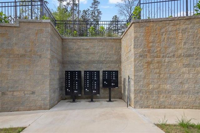 634 Oakleaf Grove Lane, Sugar Hill, GA 30518