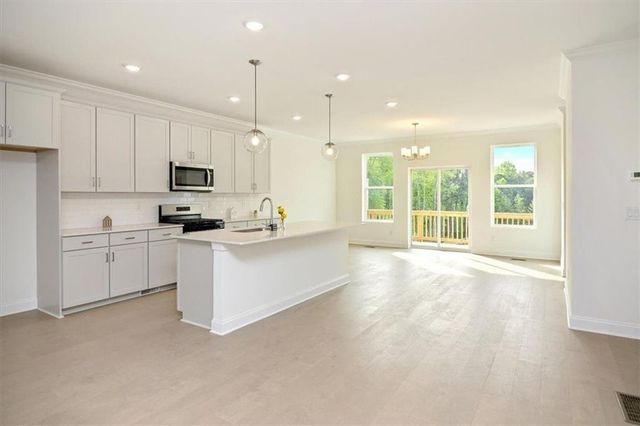 634 Oakleaf Grove Lane, Sugar Hill, GA 30518
