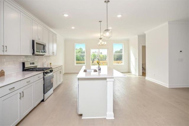 634 Oakleaf Grove Lane, Sugar Hill, GA 30518
