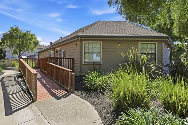 241 Gibson Drive F, Hollister, CA 95023