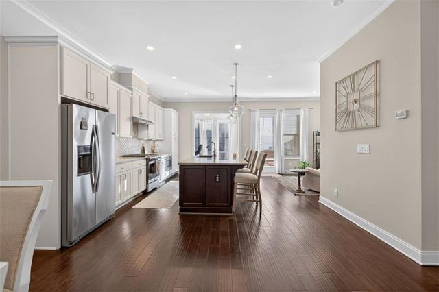 7012 Seneca Court, Roswell, GA 30076