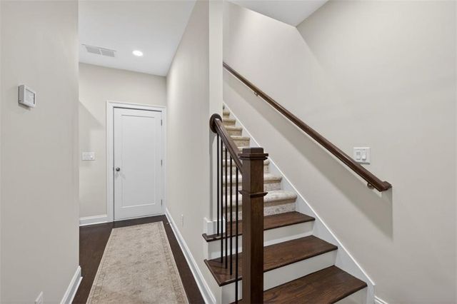 7012 Seneca Court, Roswell, GA 30076