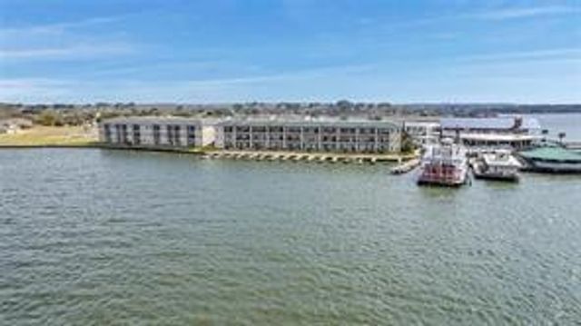 7039 Kingston Cove Lane 202, Willis, TX 77318