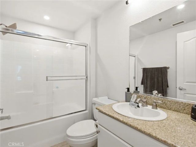 838 Pine 215, Long Beach, CA 90813