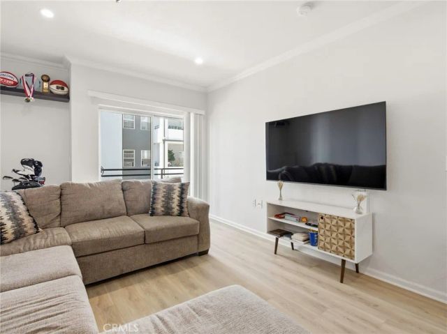 838 Pine 215, Long Beach, CA 90813