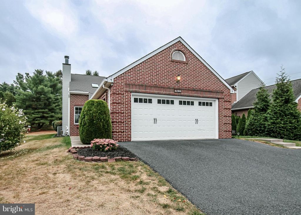 4186 NANTUCKET DR, Mechanicsburg, PA 17050